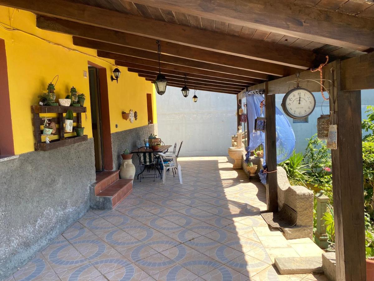 Casa Vacanza Sa Dommu De Teresa Nebida ภายนอก รูปภาพ