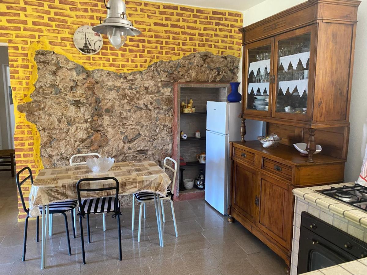 Casa Vacanza Sa Dommu De Teresa Nebida ภายนอก รูปภาพ