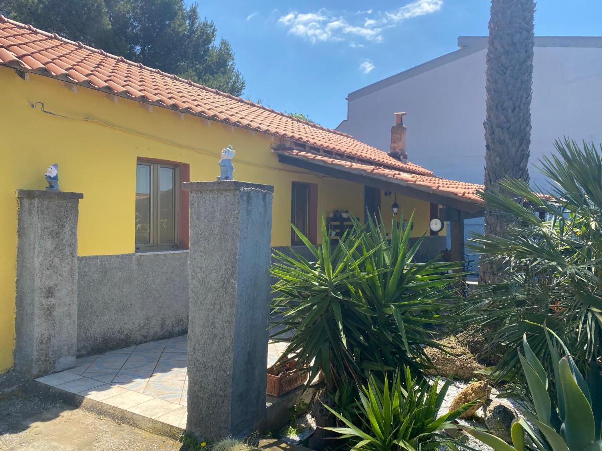 Casa Vacanza Sa Dommu De Teresa Nebida ภายนอก รูปภาพ