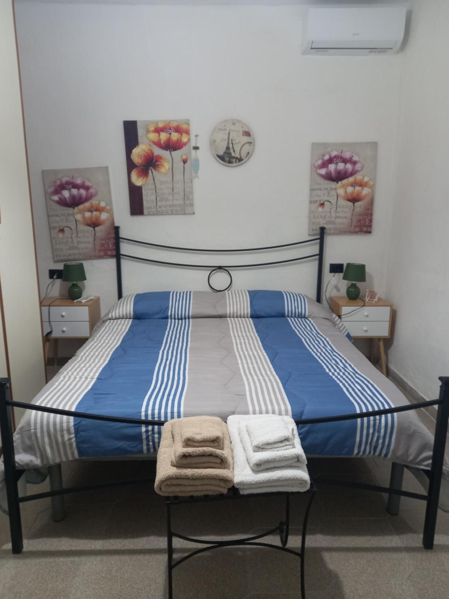Casa Vacanza Sa Dommu De Teresa Nebida ภายนอก รูปภาพ